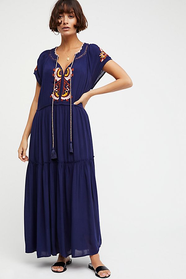 Women Spring and Summer Bohemian Vacation Embroidered Lace Cake Dress Traction Dress